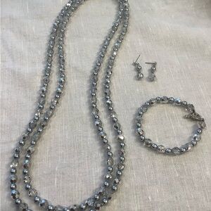 Pearls (faux) with crystals silver-grey Necklace, bracelet, earrings